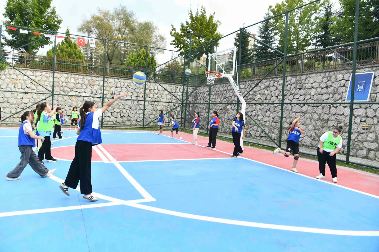 PURSAKLAR’DA ÇOCUKLAR İÇİN SPOR VAKTİ