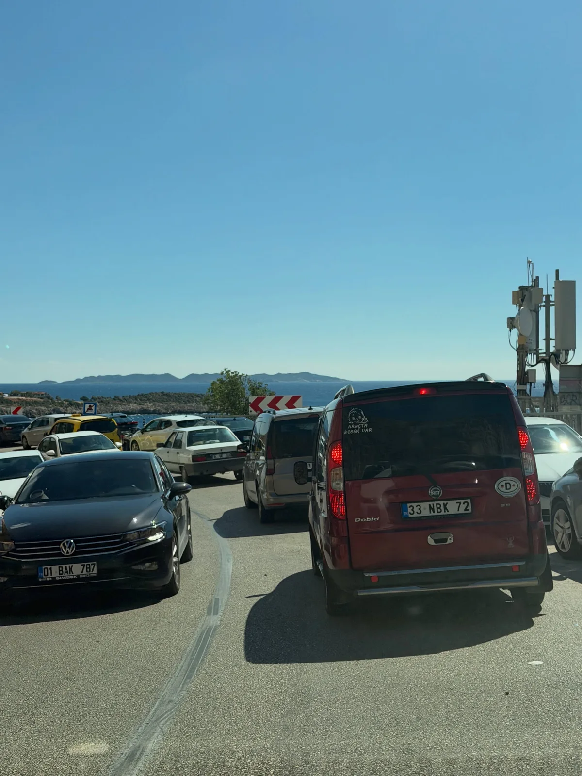 araba ve yol görseli olabilir